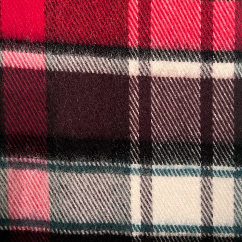Authentic Burberry Plaid Wool Scarf - Picture 4 of 7